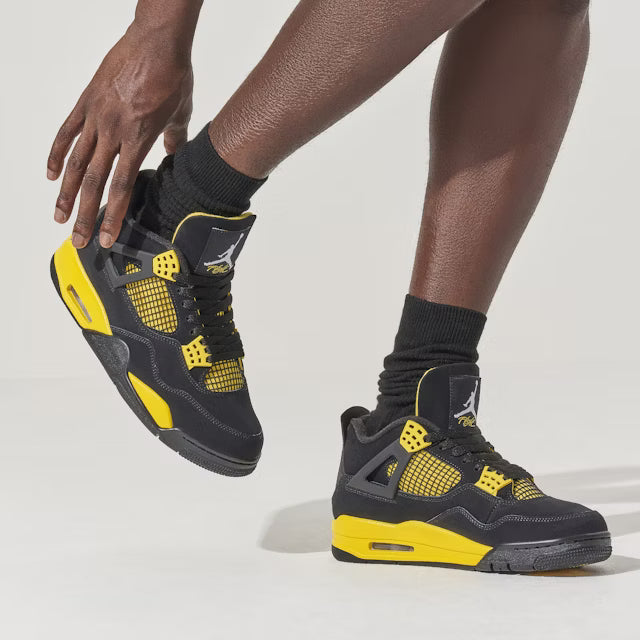 Air Jordan 4 Thunder